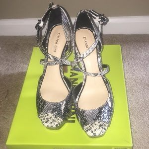 Gianni Bini Karstin Stone/ Black